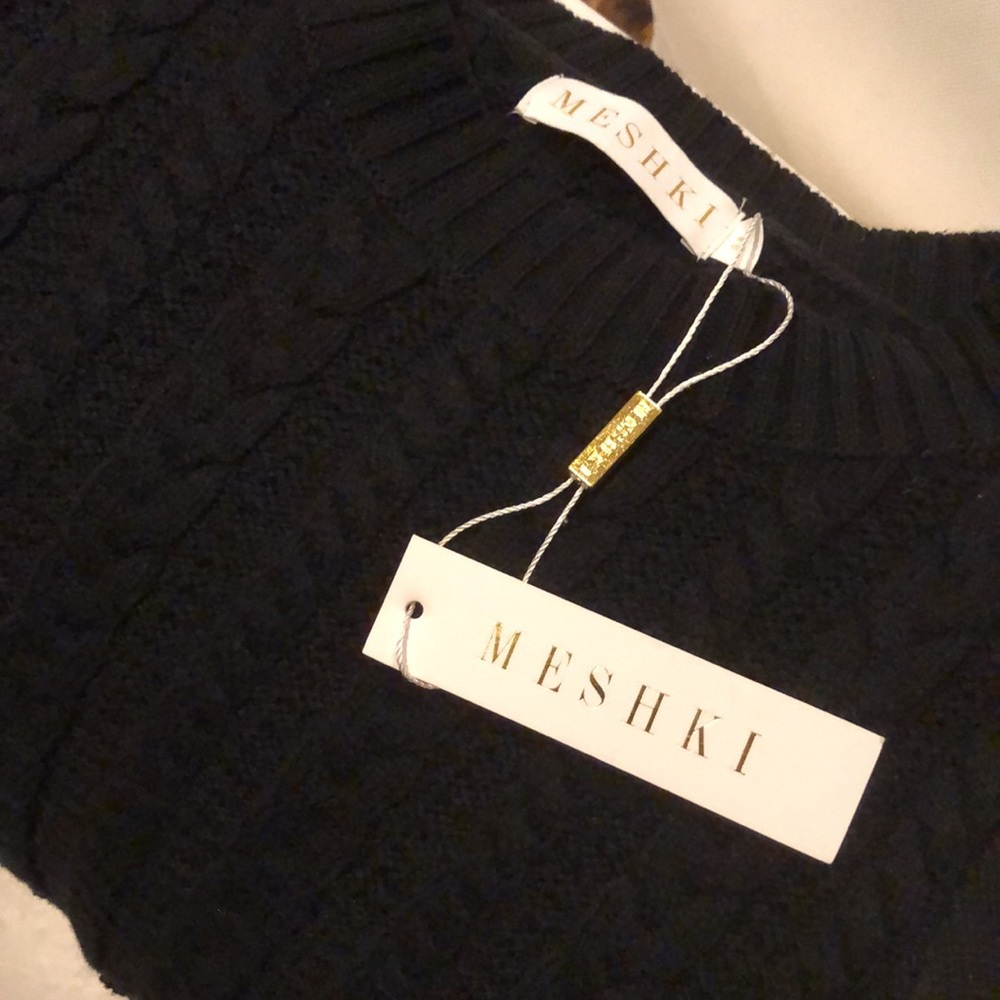 ⭐️Meshki Cropped Cable Knit 3/4 sleeved Sweater - Picture 10 of 16